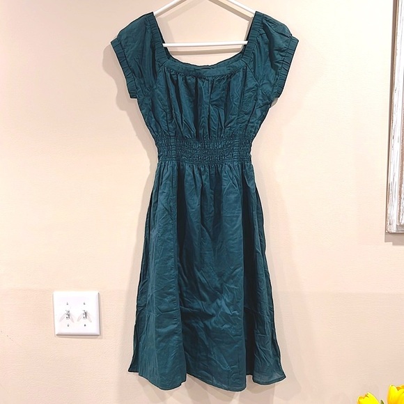 🔥Massimo Green Smocked Off-the-Shoulder Midi Sundress🔥 - Picture 1 of 7